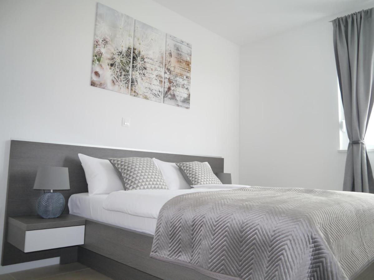 Nova Excellence Apartment Novalja Luaran gambar