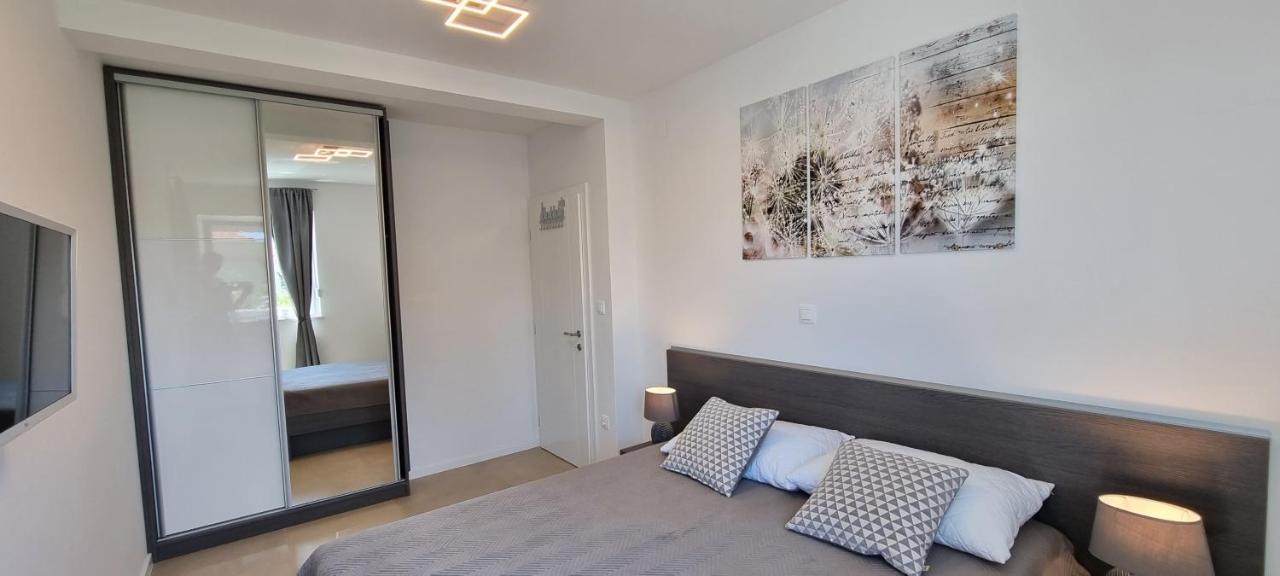 Nova Excellence Apartment Novalja Luaran gambar