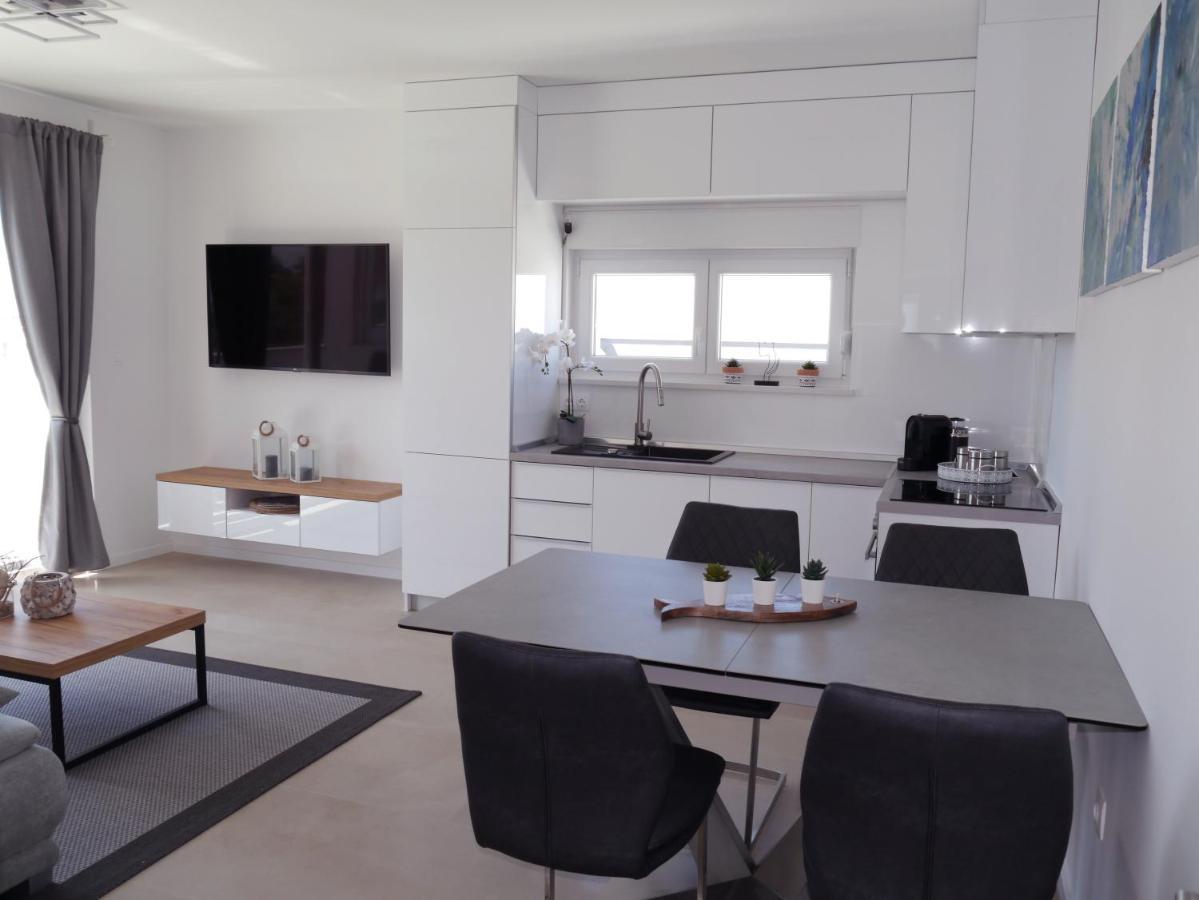 Nova Excellence Apartment Novalja Luaran gambar